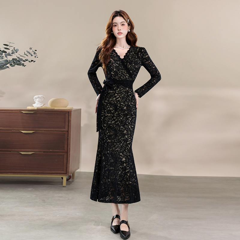 Women’s Lace V-Neck Long Sleeve Bodycon Mermaid Dress