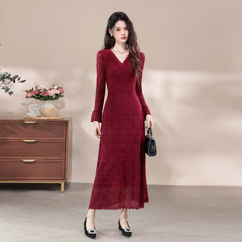 2026 Autumn French Vintage V-Neck Lace Long Dress - Image 2