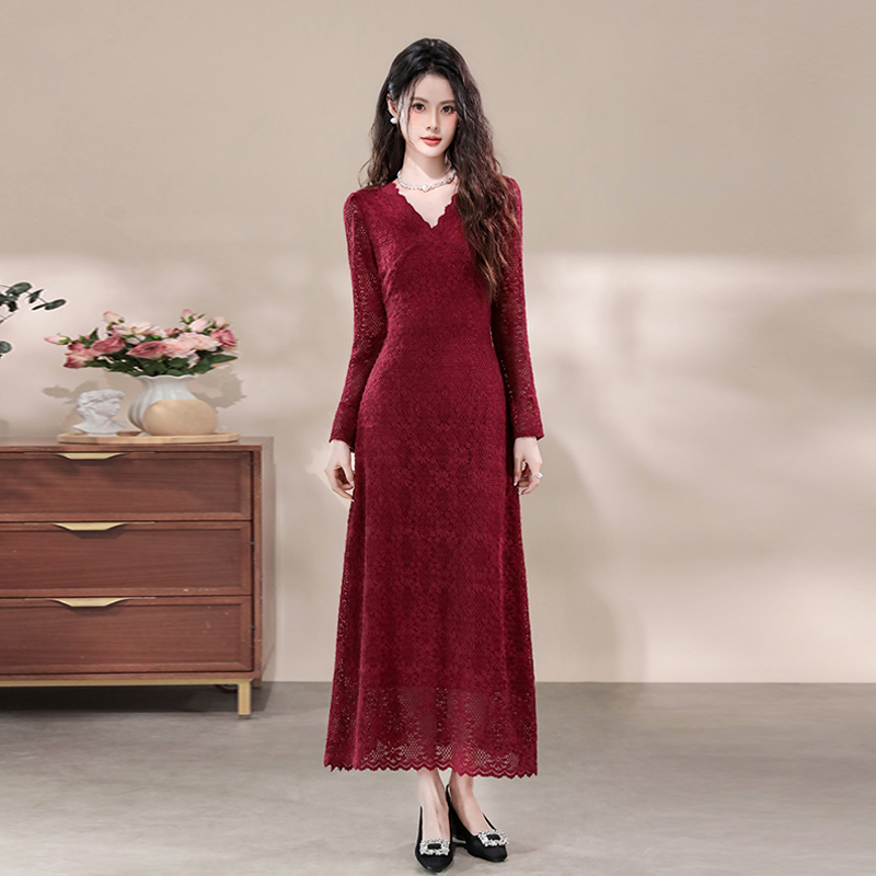 2026 Autumn French Vintage V-Neck Lace Long Dress