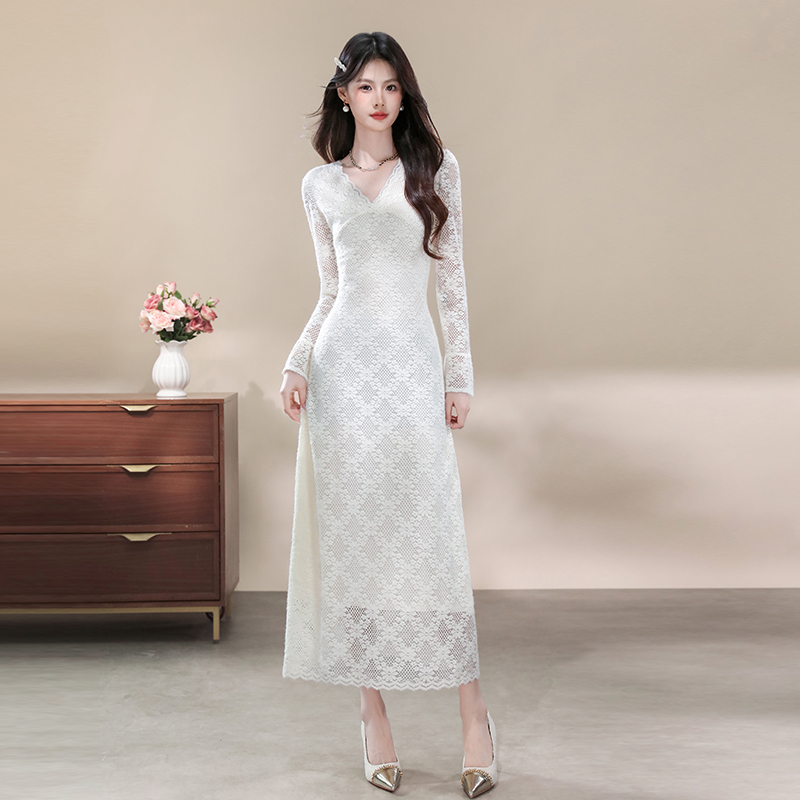2026 Autumn French Vintage V-Neck Lace Long Dress - Image 3