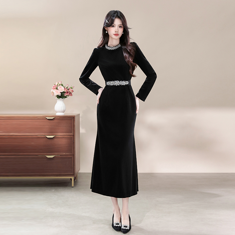 Black Velvet Mermaid Evening Dress with Belt Beaded Long Sleeve
