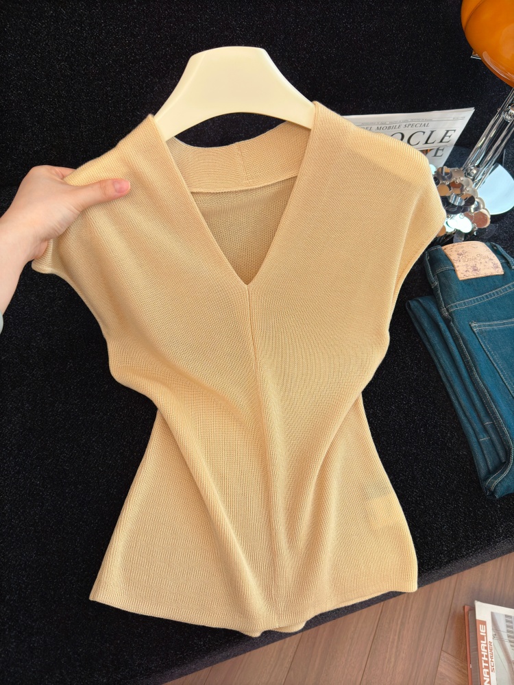 Women's V-Neck Knit Top Short Sleeve Slimming Summer 2026 - Image 2