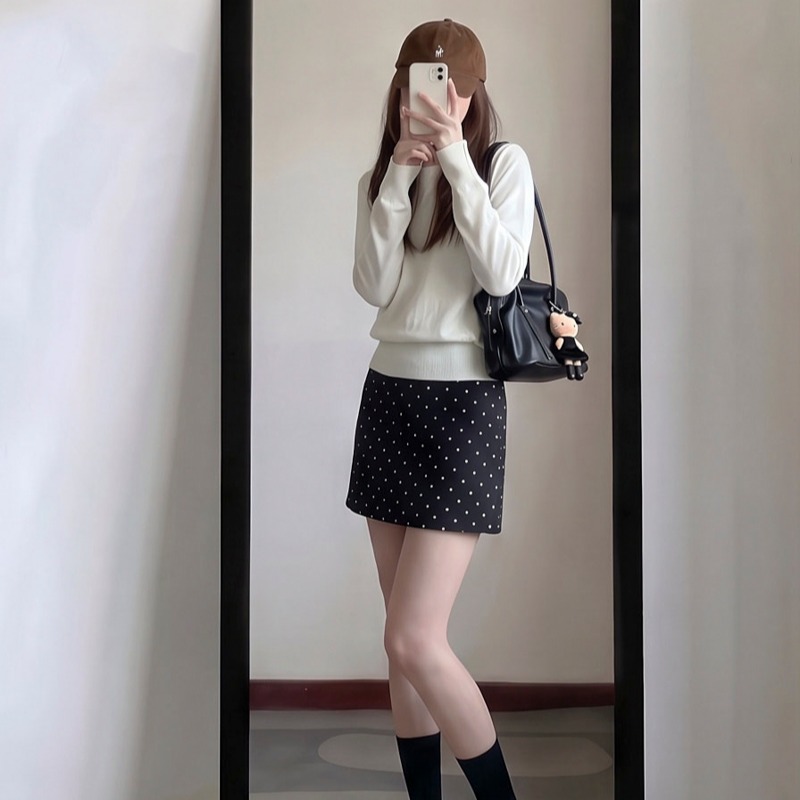 2026 Autumn Korean Polka Dot Faux Leather A-Line Mini Skirt for Petite Women - Image 5