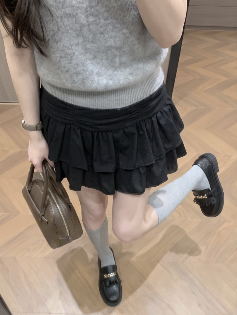 2026 Autumn Winter Ruched Ruffle Tiered A-Line Mini Skirt for Women - Image 3
